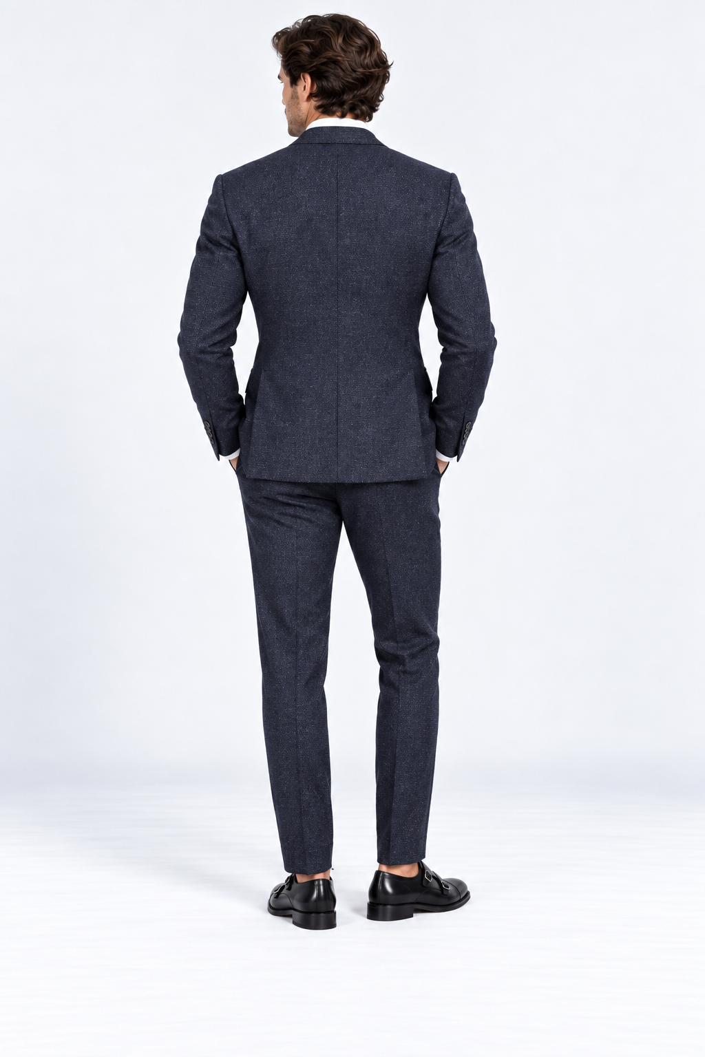 SALERNO – Doppelreihiger Anzug mit Spitzrevers – Marineblau