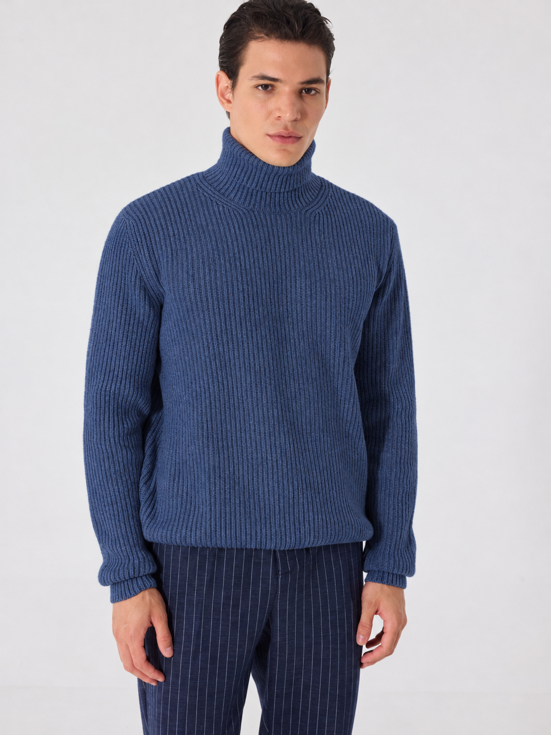 Giotelli Rollkragenpullover in Patentstrick – Marineblau